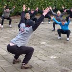 Groepstraining squats - Céciles & Franks Backyard gym